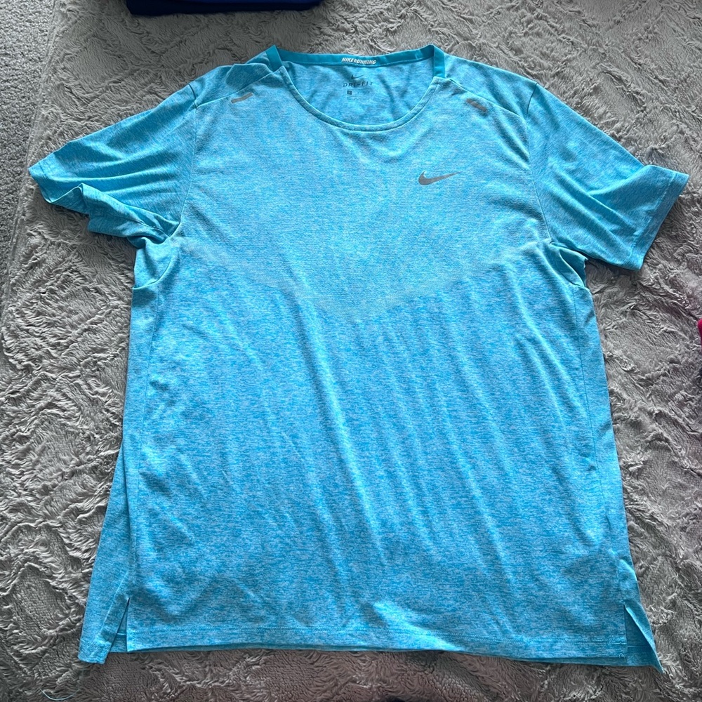 Men’s Nike running dry fit shirt